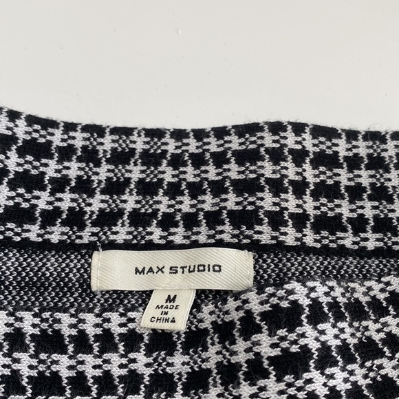 Max Studio Houndstooth Pattern Skirt - Picture 2 of 2